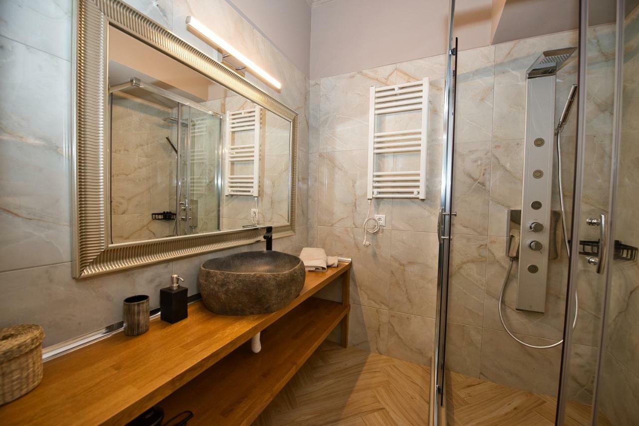 Rastoni Near Acropolis At Tsatsou Street Apartment